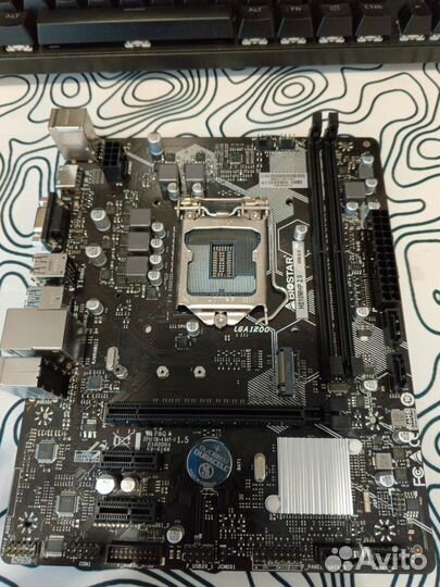 Материнская плата под ремонт