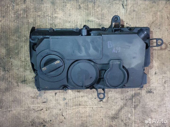 Клапанная крышка 03G103475D VW 2.0 tdi