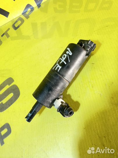 Насос омывателя фар правая Nissan Note E11