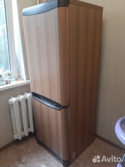 Холодильник indesit б/у