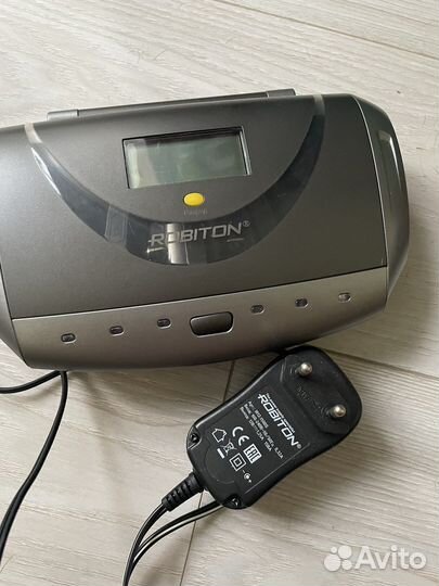 Универсальное зарядное устройство robiton