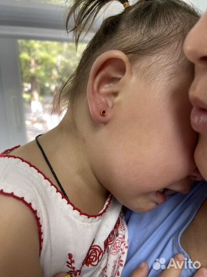 Прокалывание ушей, пирсинг