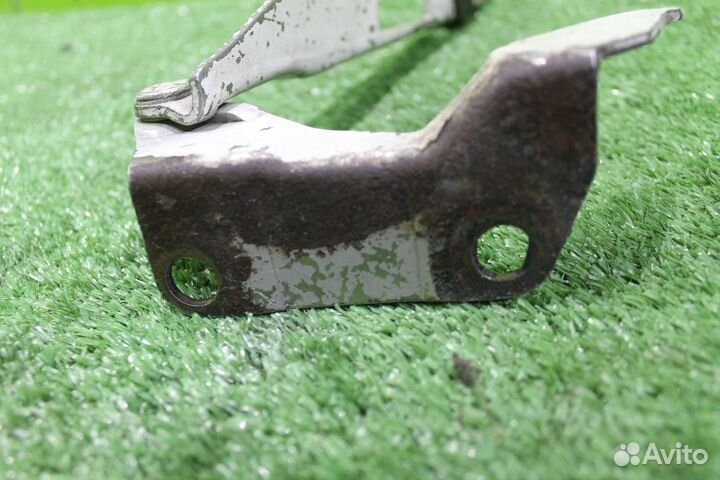 Петли капота nissan HU30,MU30,NU30,TNU30,TU30,U30