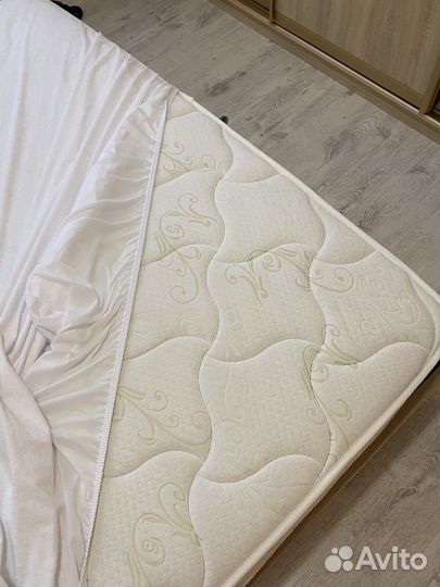 Кровать двухспальная