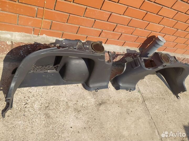 Обшивка багажника Toyota Corolla HB EE111