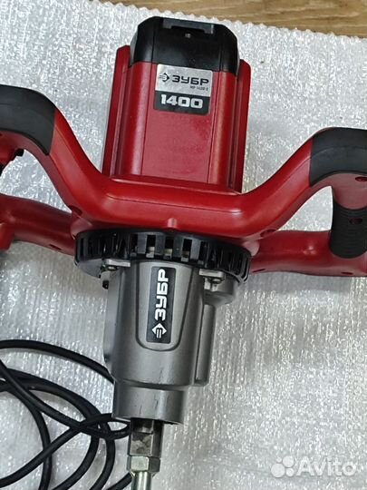 Миксер строительный Зубр 1400