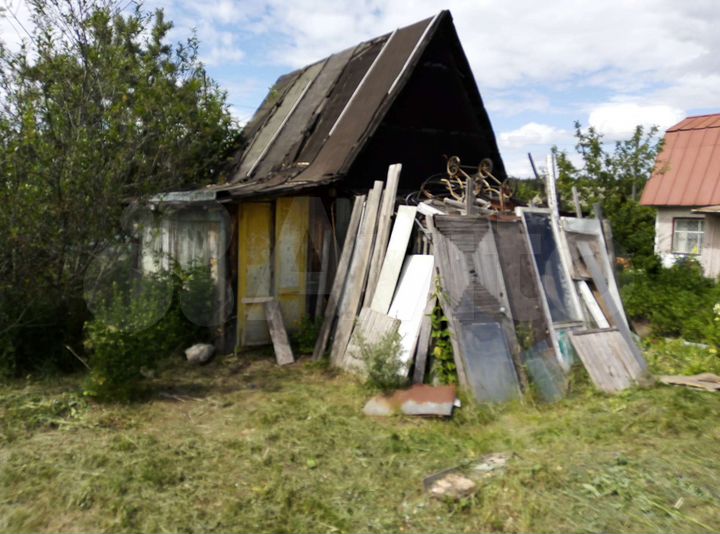 Дом 16 м² на участке 5 сот.