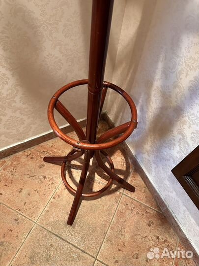 Вешалка напольная деревянная