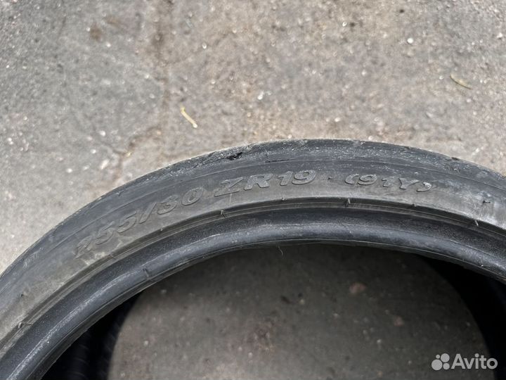 Pirelli P Zero 255/30 R19 91Y