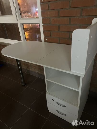 Стол для маникюра бу