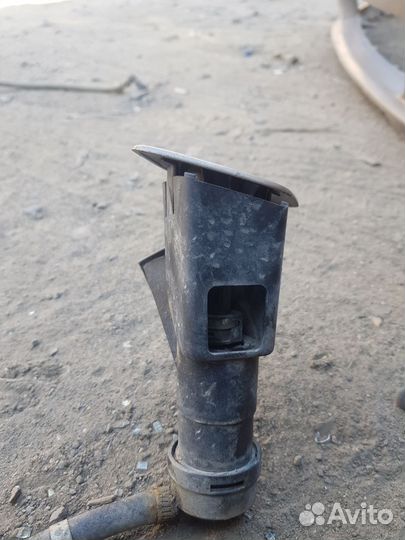 Форсунка омывателя фар toyota avensis