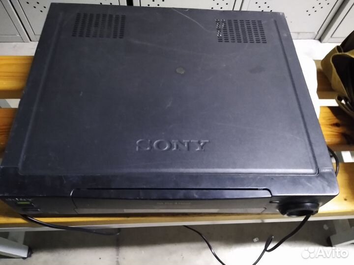 Видеомагнитофон sony