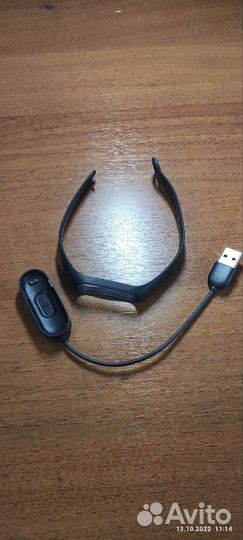 Ремешок и зарядка для band 4