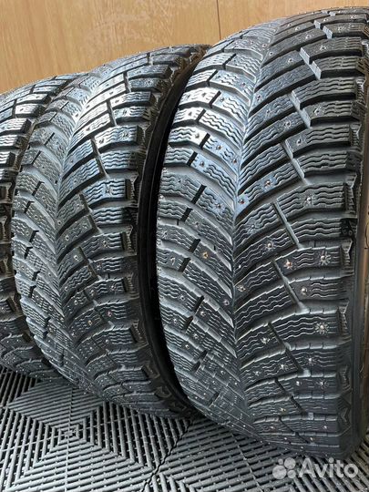 Michelin X-Ice North 4 205/55 R17