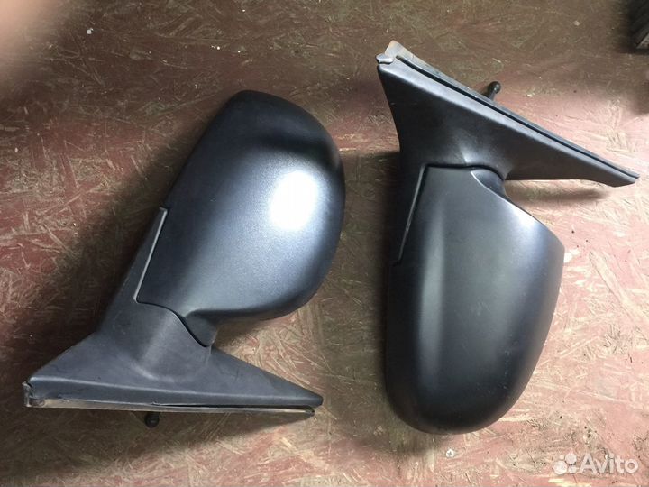 Зеркало правое Hyundai Accent