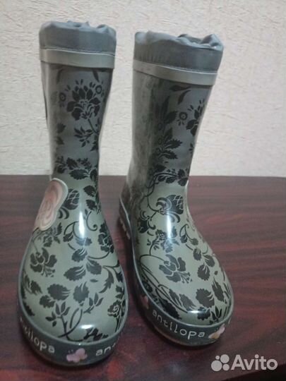 Резиновые сапожки для девочки