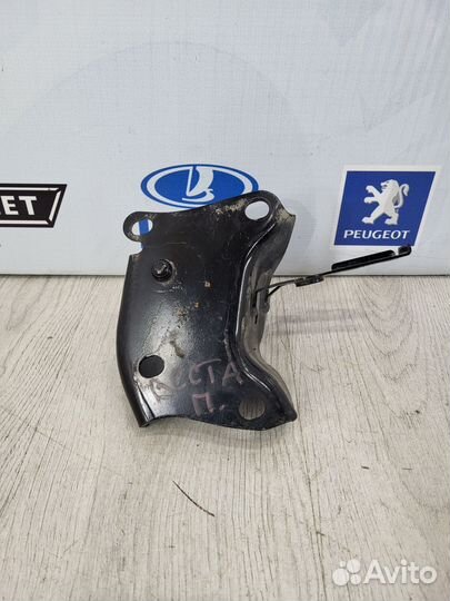 Кронштейн крепление балки LADA vesta веста Прав