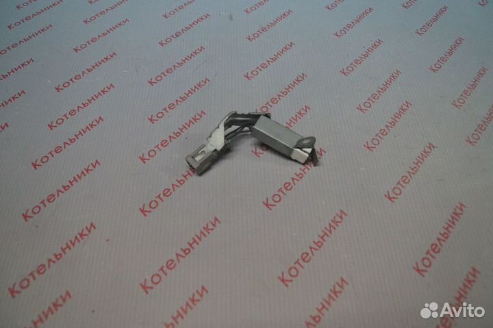 Nissan 31037-8E002 Резистор кпп