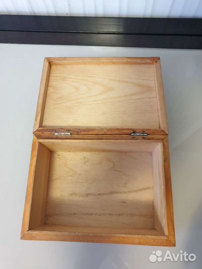 Шкатулка резная деревянная