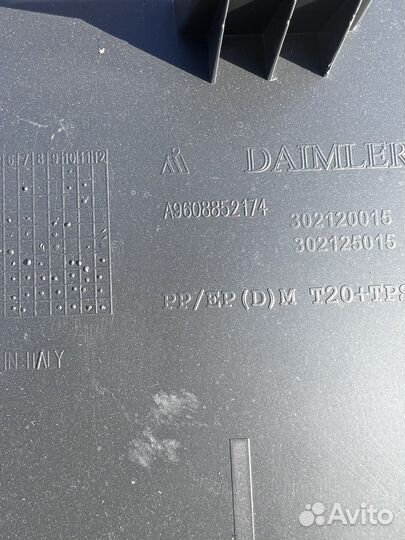 Заглушка бампера левая Mercedes Arocs