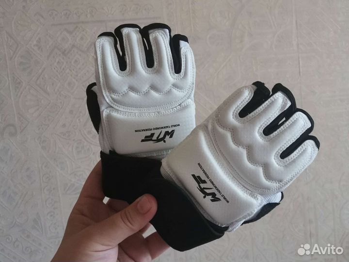 Перчатки для единоборств