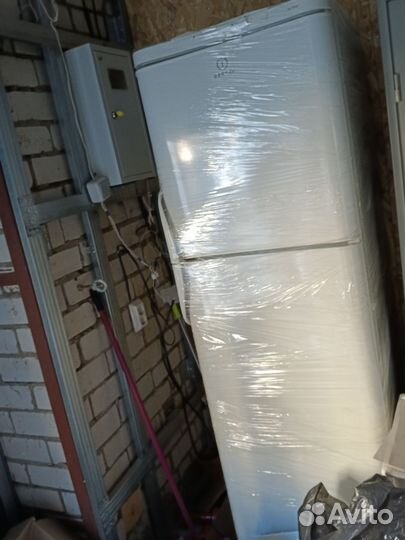 Холодильник Indesit R 27 G 015 - система 