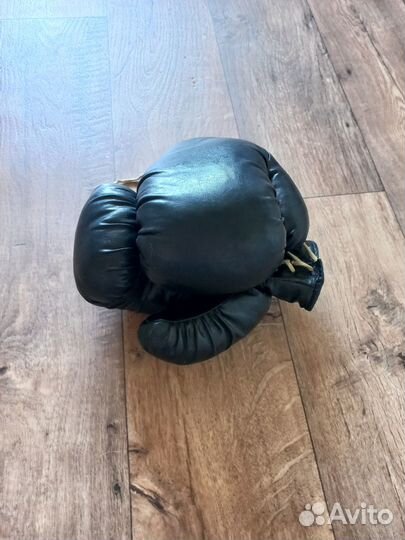Боксерские перчатки