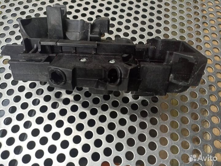 Кронштейн (крепление) радиатора левый нижний BMW 5