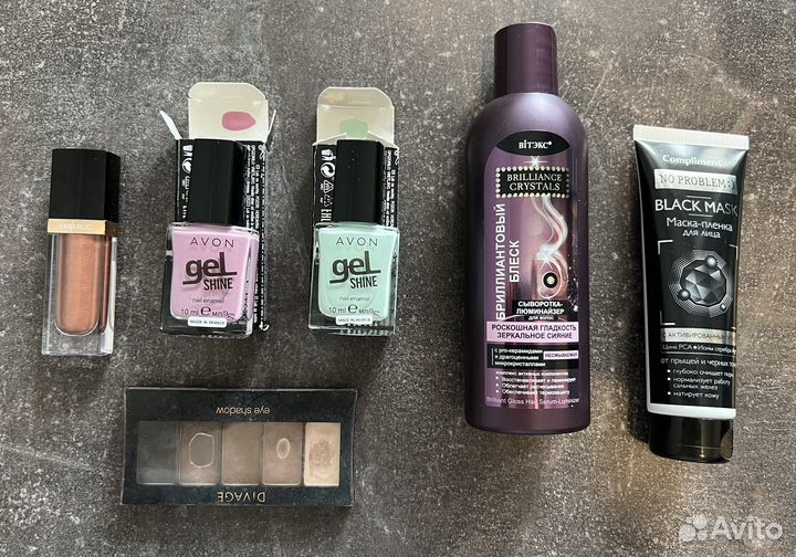 Набор косметики тени, лаки, маска