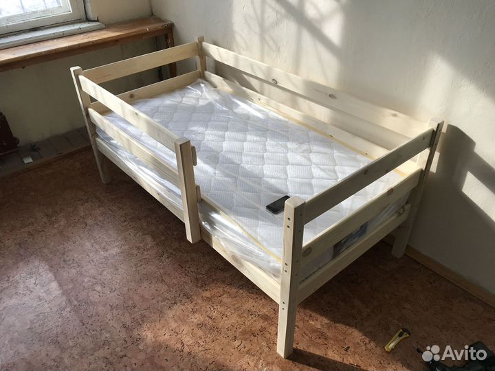 Детские кровати из массива сосны новые