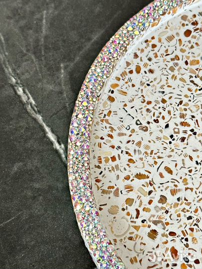 Поднос декоративный из гипса со стразами