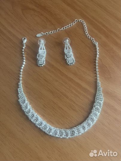 Комплект колье и серьги
