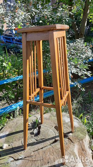 Старинная подставка под цветы жардиньерка