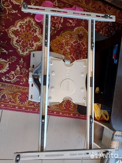 Кронштейн для телевизора на стену поворотный