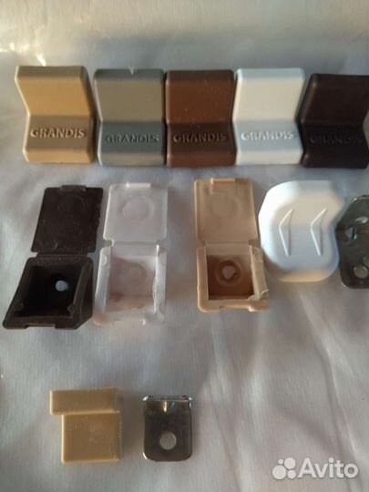 Мебельная фурнитура уголки