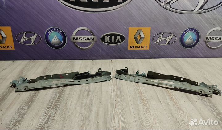 Кронштейн крепление крыла Renault megane 2 Лев, Пр