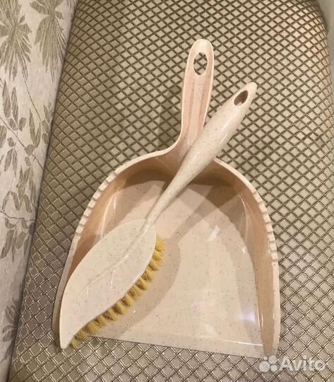 Совок со щеткой