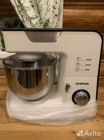 Тестомес Ferrari с функцией планетарного миксера