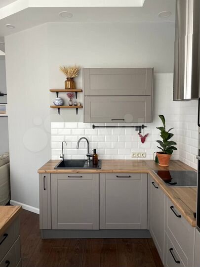 Дом 283 м² на участке 2,7 сот.