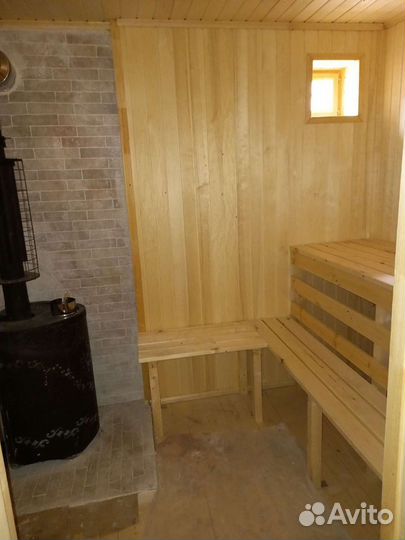 Бригада плотников строителей