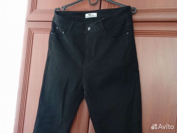 Джинсы новые