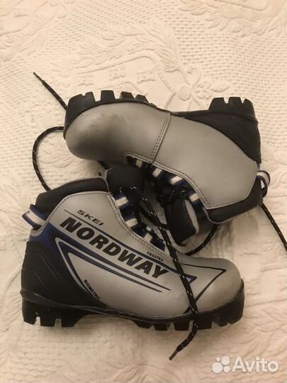Лыжные ботинки, размер 31
