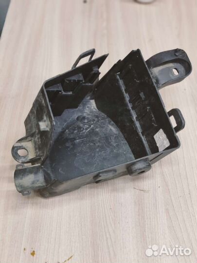 Корпус блока предохранителей Renault Logan