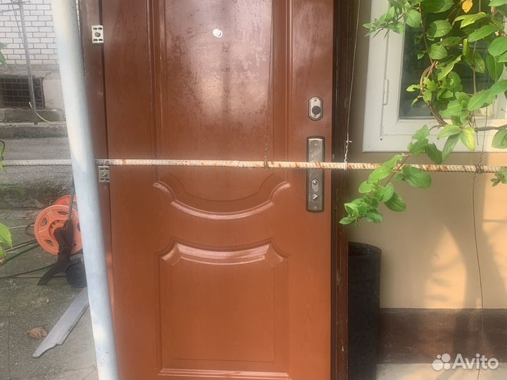 Дверь входная железная бу