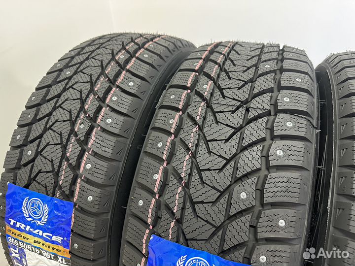 Tri Ace Snow White II 205/60 R16 96T