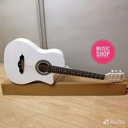 Гитара новая акустическая+медиатор