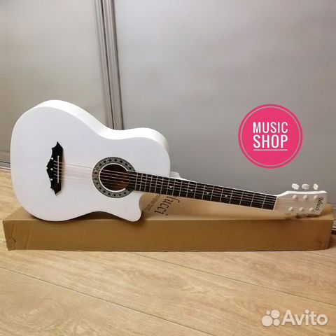 Гитара новая акустическая+медиатор