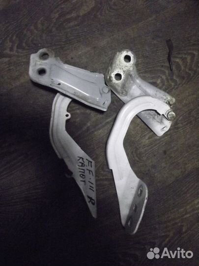 Петли капота Форд Фокус 3 stfda6015B1