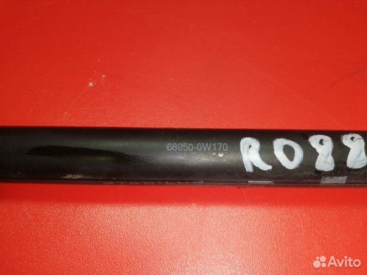 Амортизатор багажника правый Toyota Corolla