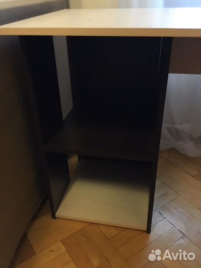 Письменный стол компьютерный с полками